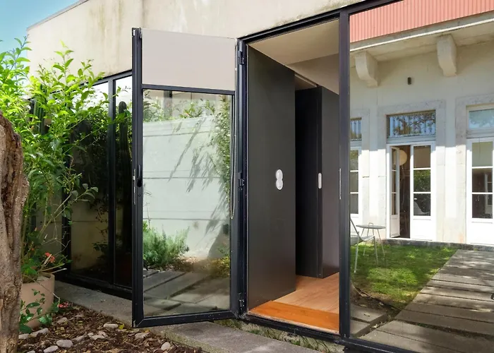 Garden Luxury House Downtown With Ac * بورتو