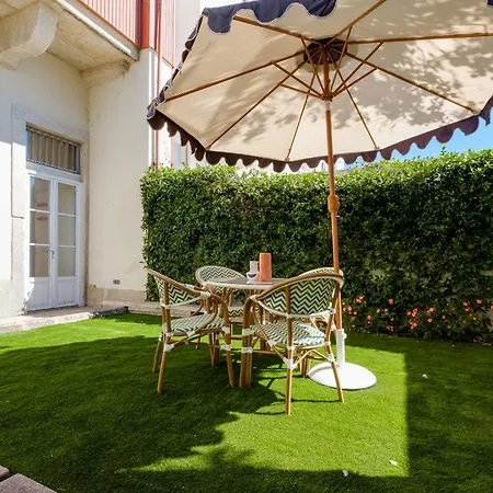 Garden Luxury House Downtown With Ac 아파트